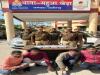 Aligarh News : लूटपाट करने वाले चार शातिर लुटेरे गिरफ्तार , चार लाख रुपये और  दो कार बरामद