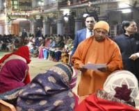 CM योगी ने गोरखपुर में आयोजित किया जनता दर्शन, समस्याओं के निस्तारण के दिए निर्देश 