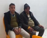 बलिया में एंटी करप्शन टीम ने कानूनगो और चेनमैन को रंगे हाथ किया गिरफ्तार