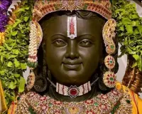 Ayodhya Ram Mandir: पहले दिन आए 3.17 करोड़ रुपए का दान, रामलला के दर्शन के लिए उमड़ी श्रद्धालुओं की भारी भीड़
