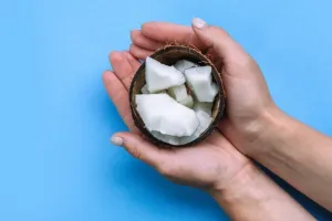 Health Tips: कच्चा नारियल खाने के फायदों को जान रह जाएंगे हैरान, स्किन से लेकर बालों तक के लिए लाभकारी