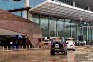 अमौसी एयरपोर्ट बड़ा हादसा: सुरक्षा गार्ड पर गिरा लोहे का गेट, मौत