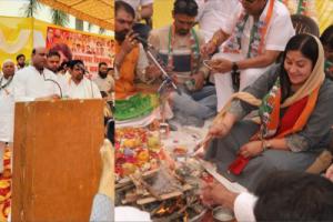 इंडिया गठबंधन कांग्रेस प्रत्याशी डॉली शर्मा ने मुरादनगर विधानसभा क्षेत्र के चुनाव कार्यालय का उद्घाटन किया